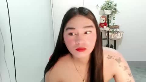 Snapshot of maria_laboxxx chatting on 02-18-26, 01:12 Marga online show from 02-18-26, 01:12