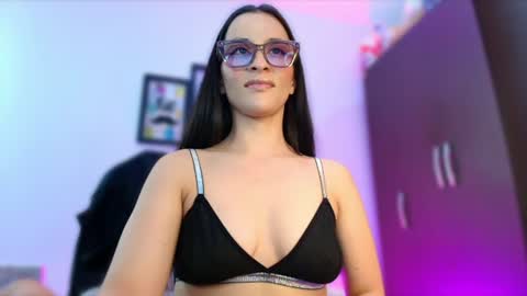 Snapshot of mariaan_m chatting on 07-31-26, 12:10 Leidy online show from 07-31-26, 12:10
