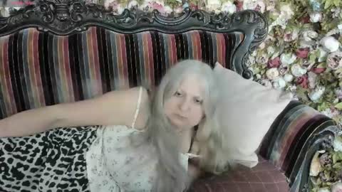 Snapshot of mariabelladonna chatting on 07-10-26, 07:27 Maria online show from 07-10-26, 07:27