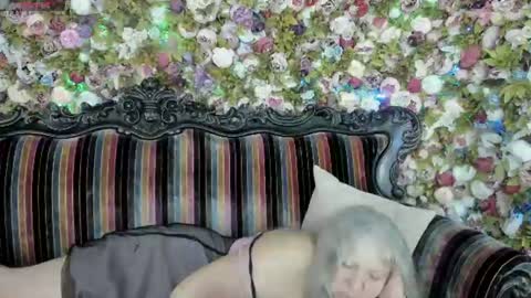 Snapshot of mariabelladonna chatting on 07-23-26, 01:58 Maria online show from 07-23-26, 01:58