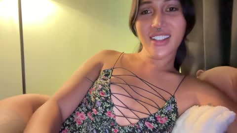 Snapshot of mariafatale_00 chatting on 01-08-25, 03:08 Maria online show from 01-08-25, 03:08