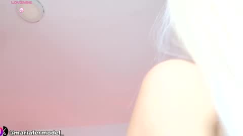 Snapshot of mariafer05 chatting on 05-20-26, 04:57 Maria Fer online show from 05-20-26, 04:57