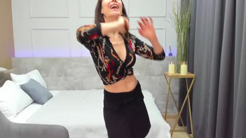 Snapshot of mariagold chatting on 12-20-24, 01:22 Mari online show from 12-20-24, 01:22