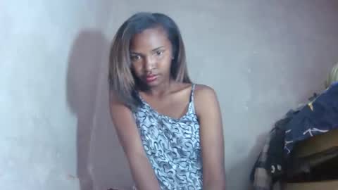 Snapshot of mariah586 chatting on 09-28-25, 03:45 Maria online show from 09-28-25, 03:45