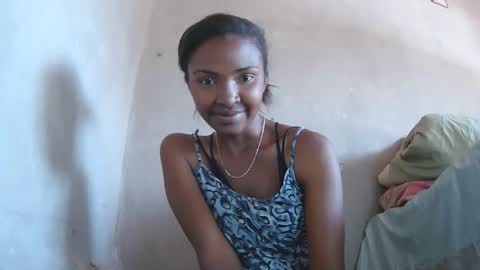 Snapshot of mariah586 chatting on 10-13-25, 05:29 Maria online show from 10-13-25, 05:29