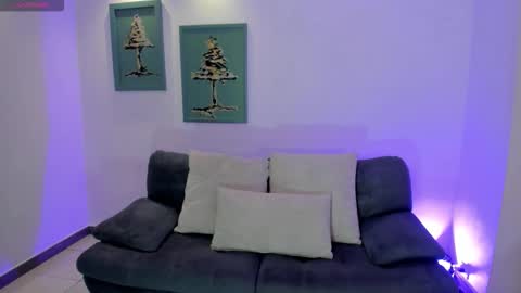 MARIA HERRERA  online show from 09-11-25, 08:53