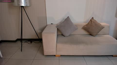 MARIA HERRERA  online show from 10-04-25, 07:56