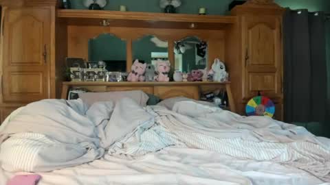 Snapshot of mariahpinkkitty chatting on 07-24-26, 12:08 Pinkkitty online show from 07-24-26, 12:08