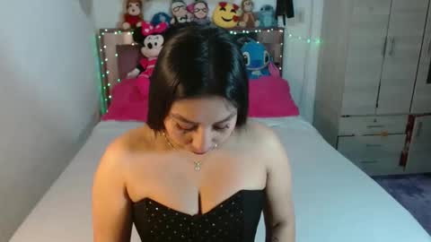 Snapshot of mariajose2015 chatting on 12-17-25, 11:49 Mariajose online show from 12-17-25, 11:49