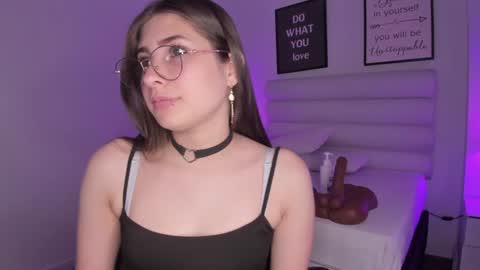 Snapshot of mariam_scott18 chatting on 01-16-25, 10:23 Mariam online show from 01-16-25, 10:23