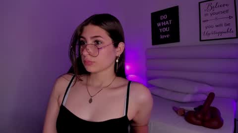 Snapshot of mariam_scott18 chatting on 01-21-25, 10:30 Mariam online show from 01-21-25, 10:30