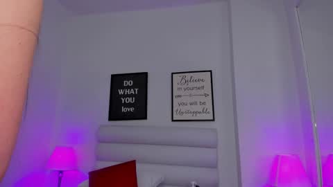 Snapshot of mariam_scott18 chatting on 03-12-25, 01:36 Mariam online show from 03-12-25, 01:36