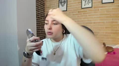 Snapshot of mariam_scott18 chatting on 09-10-25, 07:14 Mariam online show from 09-10-25, 07:14
