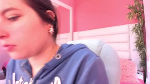 Snapshot of mariam_scott18 chatting on 09-12-25, 07:36 Mariam online show from 09-12-25, 07:36