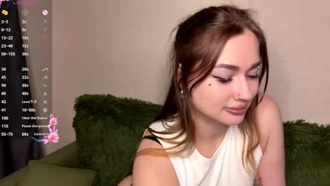 Snapshot of mariamcanestrini chatting on 03-09-26, 09:30 Lily online show from 03-09-26, 09:30