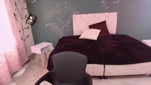 M A R I A N A online show from 02-20-25, 07:30