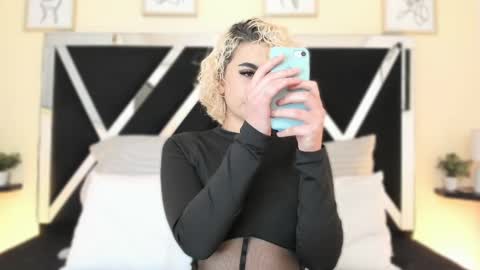 Snapshot of marian_pinzon chatting on 10-05-25, 02:32 Marian online show from 10-05-25, 02:32