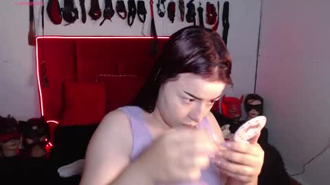 Marian online show from 11-08-25, 02:34