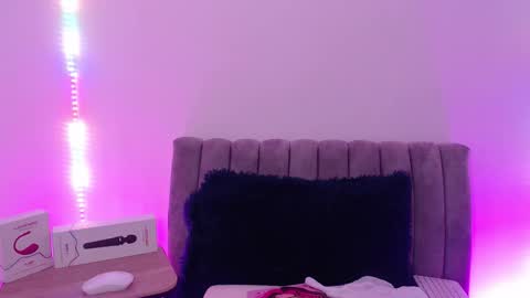 Marian online show from 11-30-25, 03:32