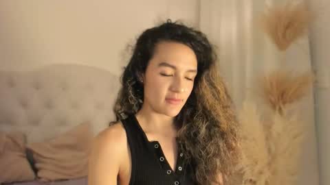 Snapshot of marian_skinny chatting on 02-24-26, 04:43 Marian online show from 02-24-26, 04:43