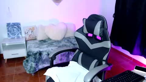 Snapshot of mariana__666 chatting on 10-12-25, 04:44 mariana__666 online show from 10-12-25, 04:44