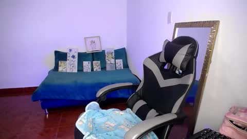 Snapshot of mariana__666 chatting on 12-17-25, 03:12 mariana__666 online show from 12-17-25, 03:12