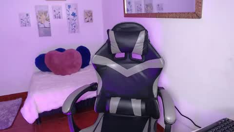 Snapshot of mariana__666 chatting on 03-04-26, 03:45 mariana__666 online show from 03-04-26, 03:45