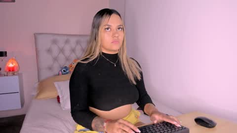 Mariana Roe online show from 01-20-25, 12:57