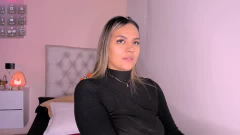 Mariana Roe online show from 02-19-25, 02:55