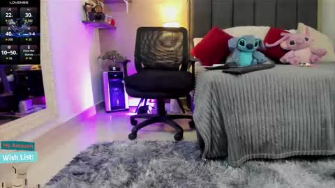 Snapshot of mariana_c chatting on 11-22-25, 02:38 Mar y online show from 11-22-25, 02:38