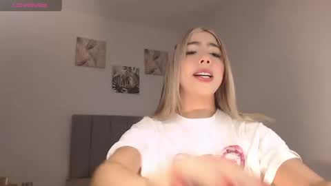 Mariana online show from 06-14-26, 10:56
