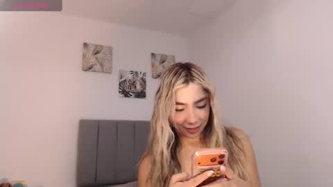 Snapshot of mariana_es chatting on 06-29-26, 09:59 Mariana online show from 06-29-26, 09:59
