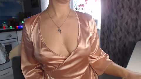 Snapshot of mariana_mur chatting on 02-05-25, 12:06 MarianaMur online show from 02-05-25, 12:06