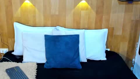 Snapshot of marianaa_aangel chatting on 10-23-25, 07:01 Mariana Angel online show from 10-23-25, 07:01