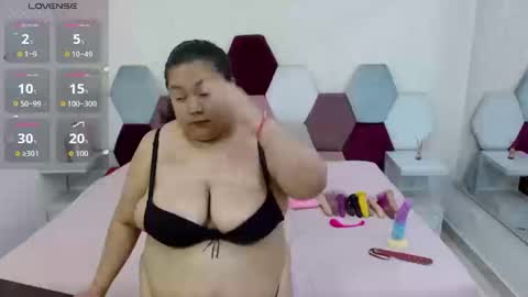 Snapshot of marianabbw_ chatting on 10-16-25, 06:09 mariana online show from 10-16-25, 06:09