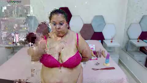 Snapshot of marianabbw_ chatting on 11-11-25, 06:08 mariana online show from 11-11-25, 06:08