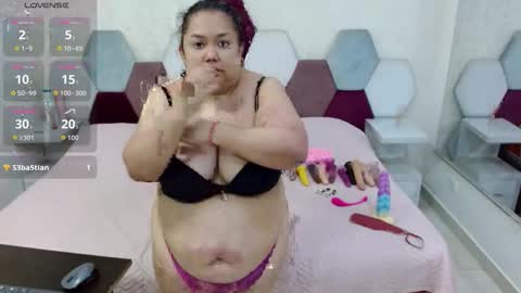 Snapshot of marianabbw_ chatting on 12-17-25, 04:46 mariana online show from 12-17-25, 04:46