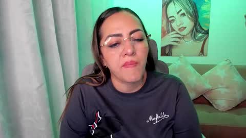 Mariana Lopez online show from 11-09-25, 01:15