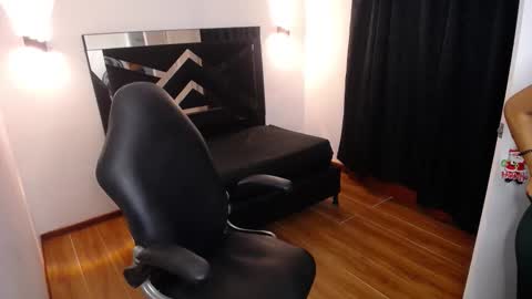 Snapshot of marianarojas_ chatting on 12-21-25, 03:46 Mariana online show from 12-21-25, 03:46