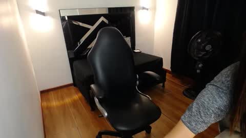 Snapshot of marianarojas_ chatting on 01-14-26, 03:12 Mariana online show from 01-14-26, 03:12