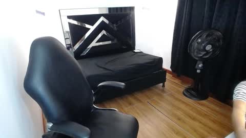 Snapshot of marianarojas_ chatting on 01-15-26, 03:00 Mariana online show from 01-15-26, 03:00