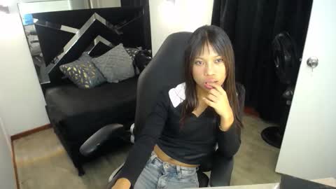 Snapshot of marianarojas_ chatting on 02-14-26, 09:06 Mariana online show from 02-14-26, 09:06