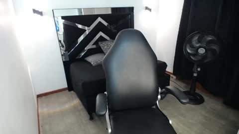 Mariana online show from 04-22-26, 08:50