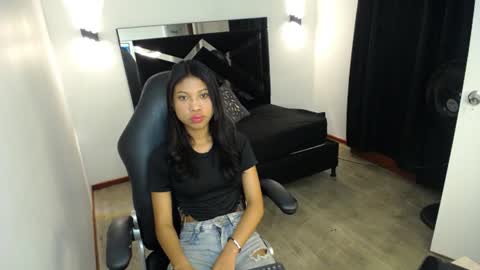 Mariana online show from 07-17-26, 03:57