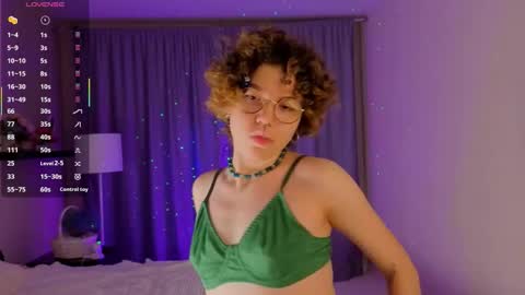 Mariana online show from 11-29-25, 06:11