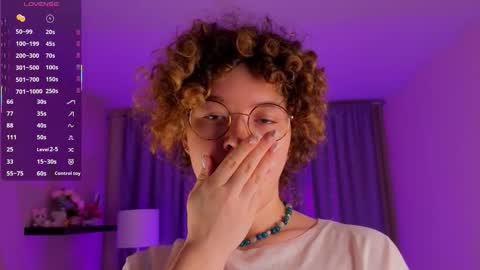 Mariana online show from 11-30-25, 06:01