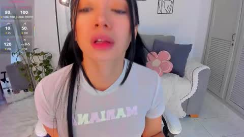 Mariana Silva online show from 10-19-25, 04:51