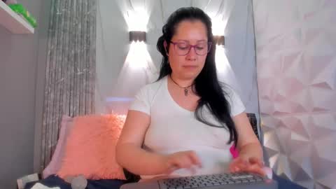 marianasmitt online show from 12-01-25, 12:04