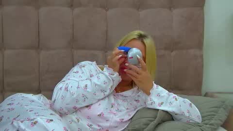 Maria online show from 03-08-26, 02:15