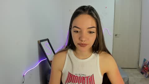 Snapshot of mariangel_3 chatting on 01-18-25, 12:02 Mariangel online show from 01-18-25, 12:02